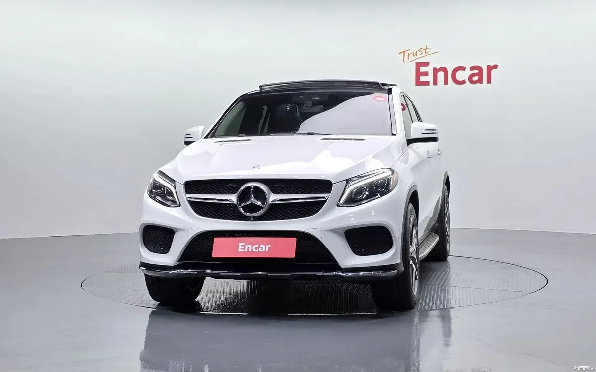 Mercedes-Benz GLE 350 D/COUPE/360CAMERA/ПАНОРАМА/AMG/, снимка 2 - Автомобили и джипове - 55333416