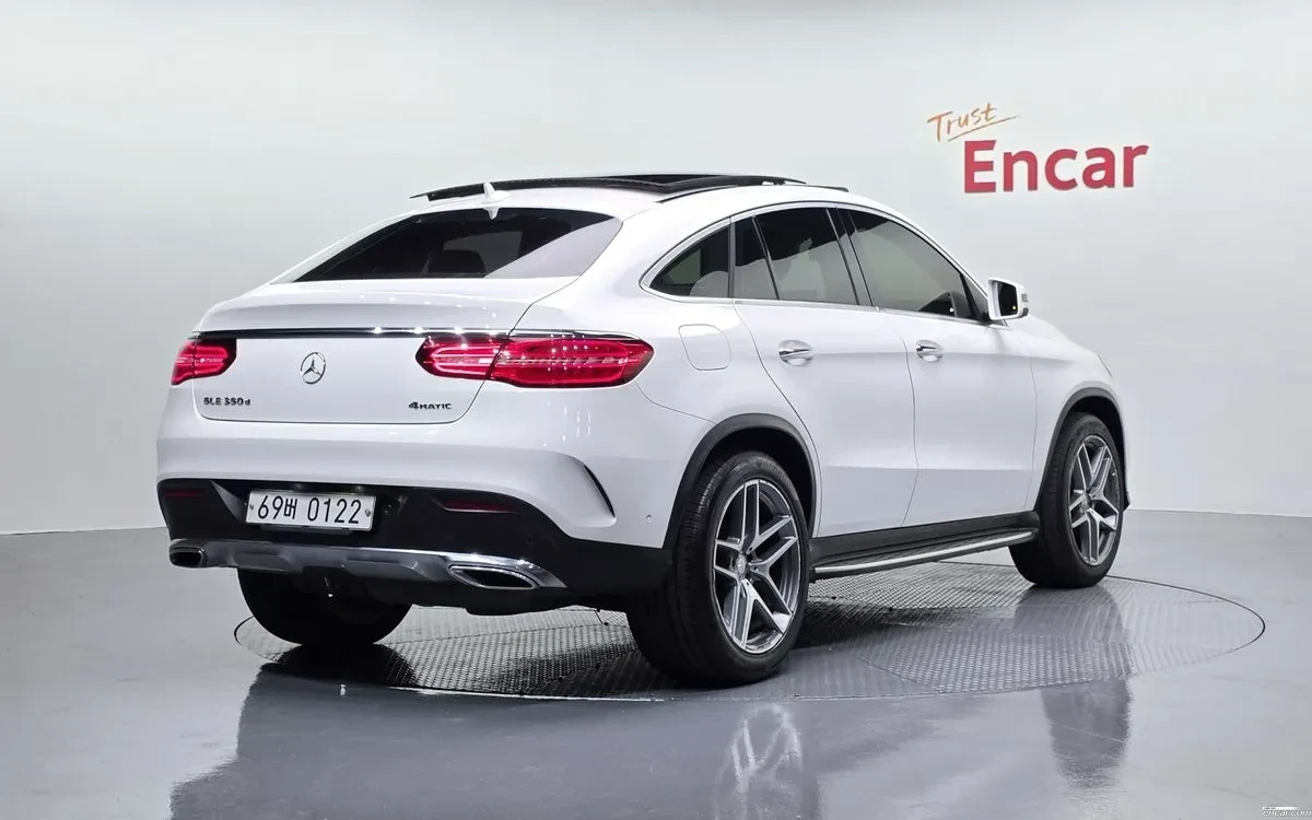 Mercedes-Benz GLE 350 D/COUPE/360CAMERA/ПАНОРАМА/AMG/, снимка 3 - Автомобили и джипове - 55333416