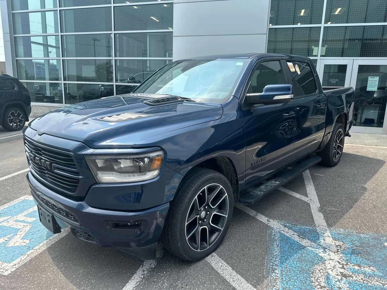 Dodge RAM 1500 * Sport * CARFAX * ОПЦИЯ ЗА ФИНАНСИРАНЕ , снимка 10 - Автомобили и джипове - 55629285