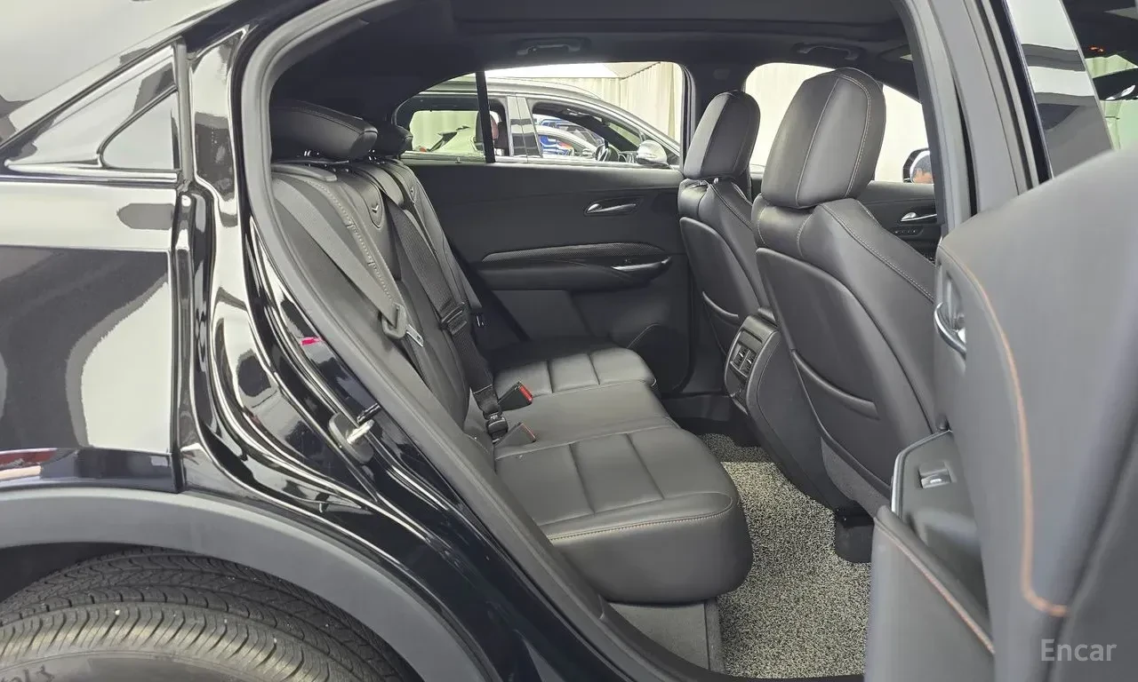 Cadillac XT4 2.0 SPORT AWD* 360 КАМЕРИ* ОБДУХ* КРАЙНА ЦЕНА* , снимка 15 - Автомобили и джипове - 56656101