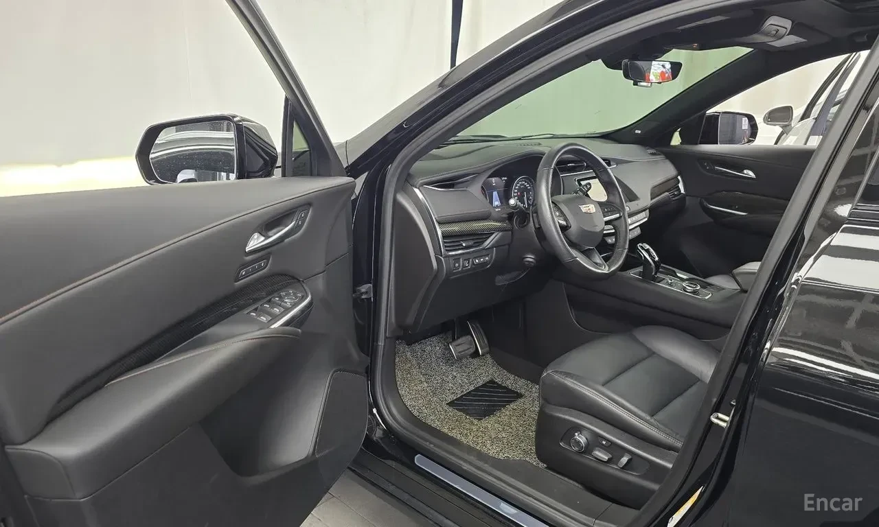 Cadillac XT4 2.0 SPORT AWD* 360 КАМЕРИ* ОБДУХ* КРАЙНА ЦЕНА* , снимка 7 - Автомобили и джипове - 56656101