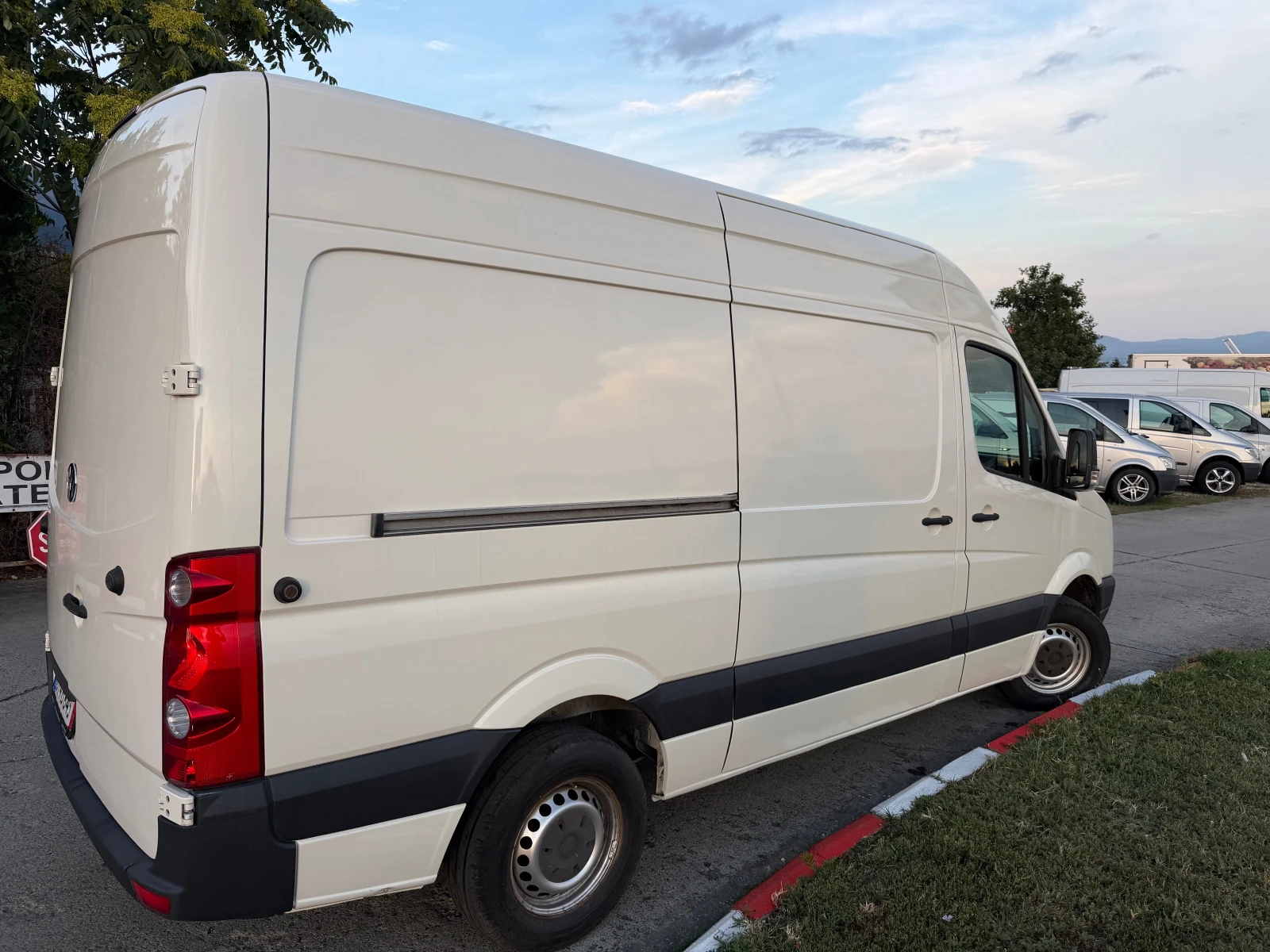 VW Crafter 2.5 TDI Klima, снимка 9 - Бусове и автобуси - 55316636