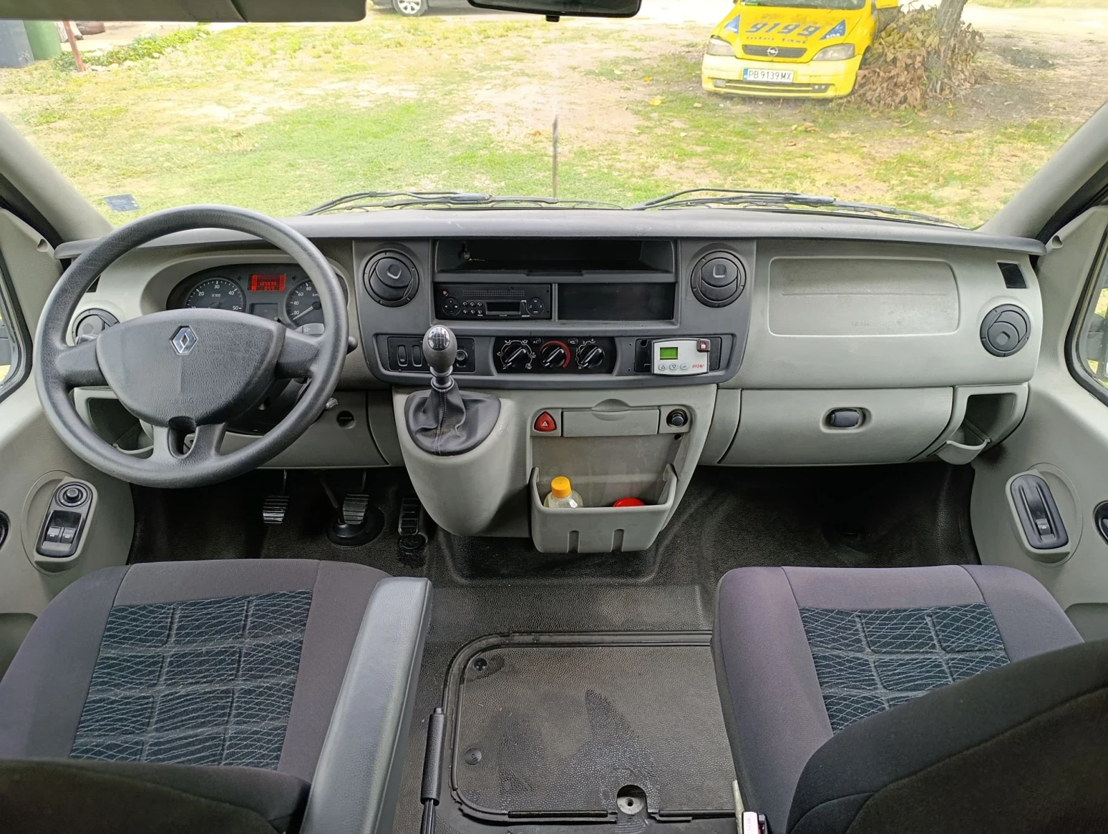 Renault Master 2.5dci, снимка 7 - Бусове и автобуси - 56251864