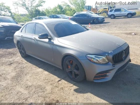 ������ Mercedes-Benz E 300