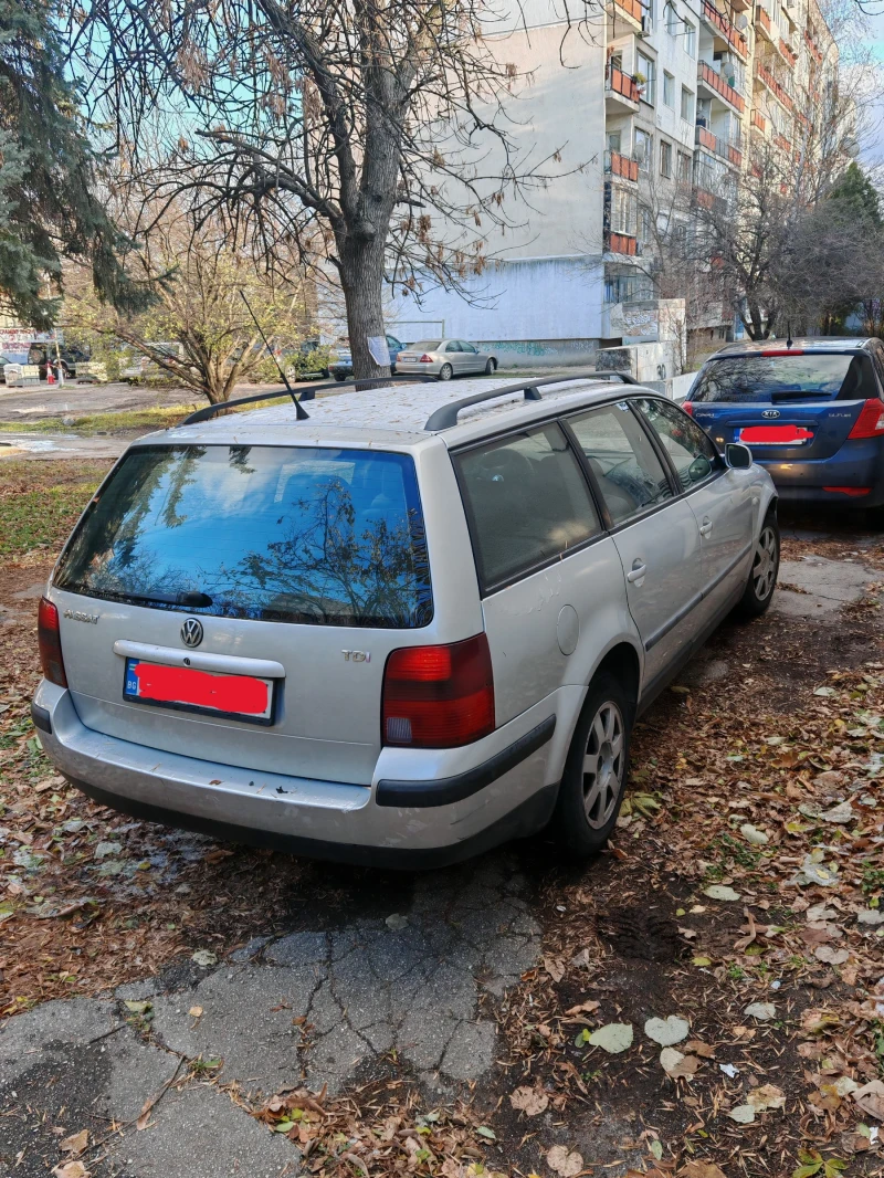 VW Passat, снимка 5 - Автомобили и джипове - 48082221