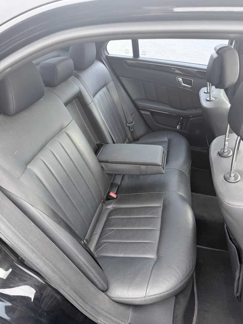 Mercedes-Benz E 500 159 000 KM, снимка 10 - Автомобили и джипове - 51954742