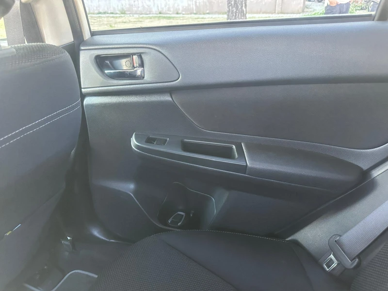 Subaru XV, снимка 11 - Автомобили и джипове - 52011098