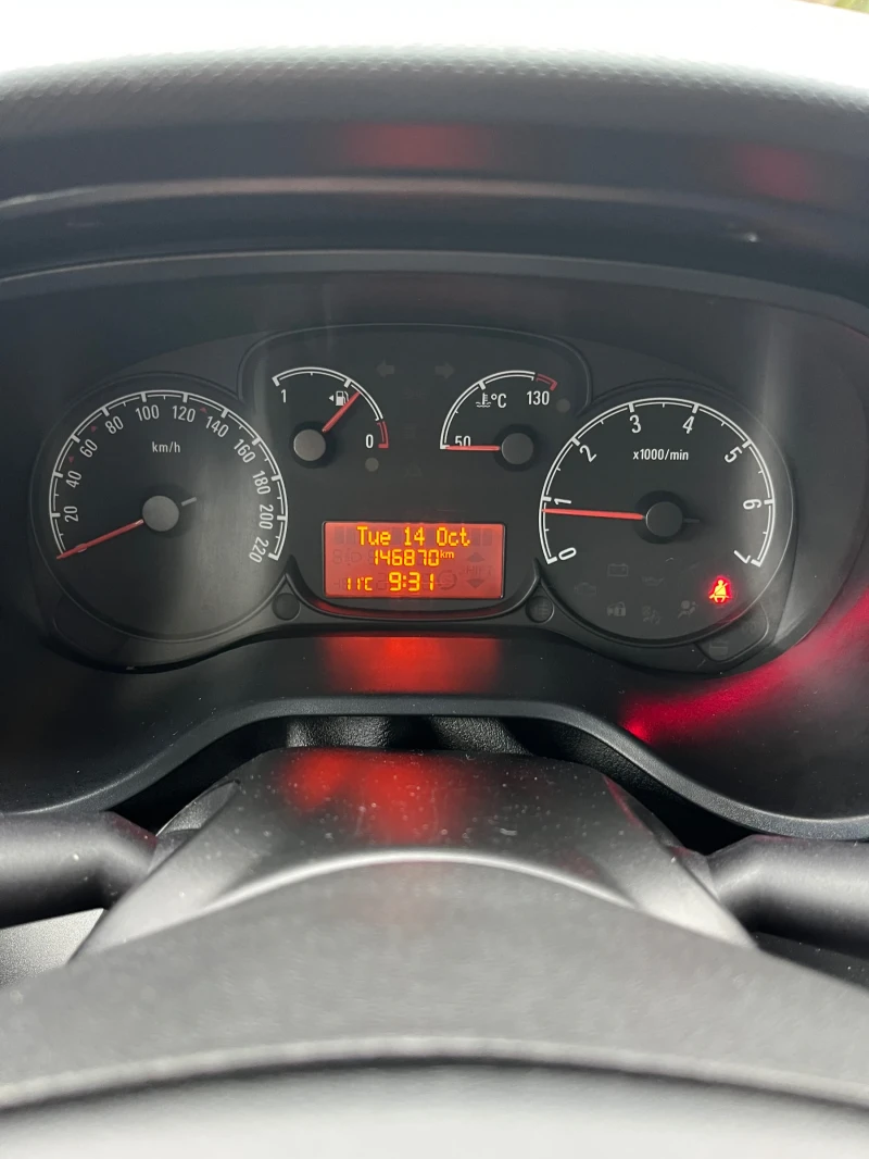 Opel Combo 1.6 CDTi, снимка 5 - Автомобили и джипове - 52453219