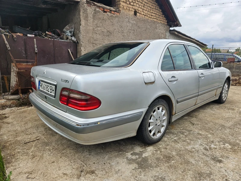 Mercedes-Benz E 270, снимка 5 - Автомобили и джипове - 52345148