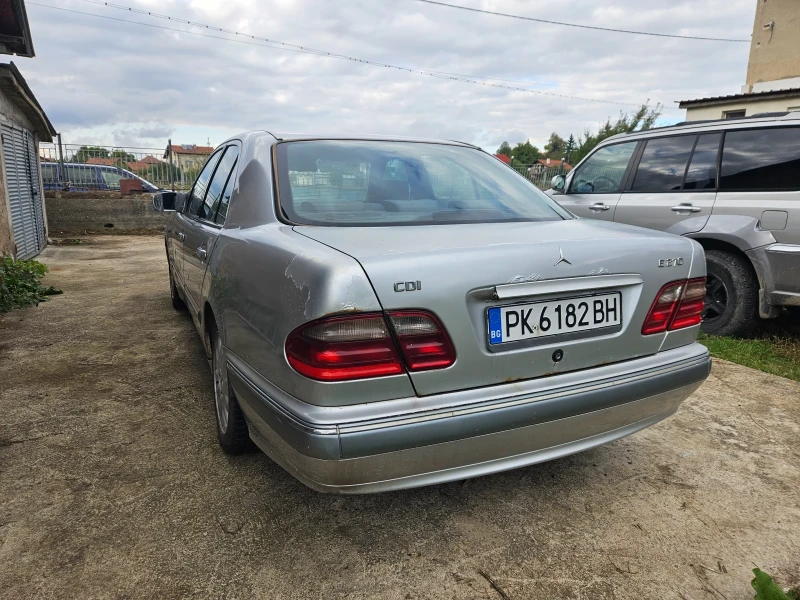 Mercedes-Benz E 270, снимка 2 - Автомобили и джипове - 52345148