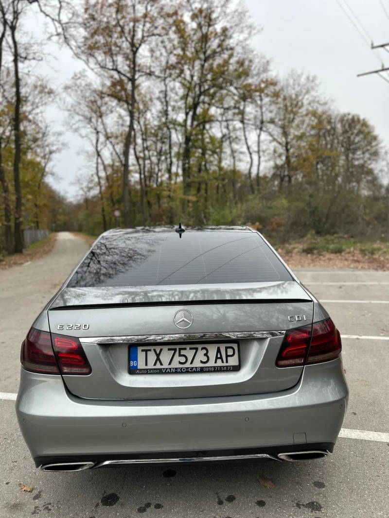 Mercedes-Benz E 220, снимка 5 - Автомобили и джипове - 52710966