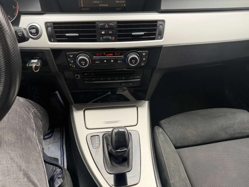 BMW 320 M paket/Automat, снимка 6 - Автомобили и джипове - 53430765