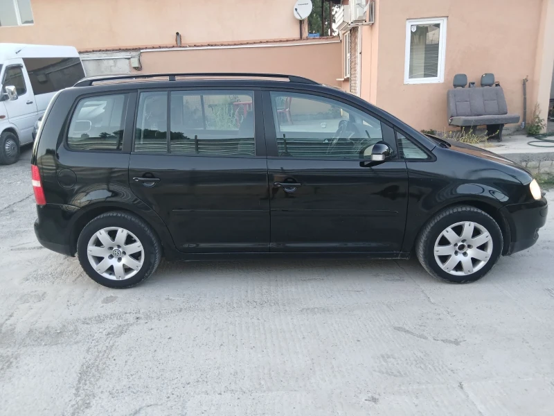 VW Touran, снимка 6 - Автомобили и джипове - 53434823
