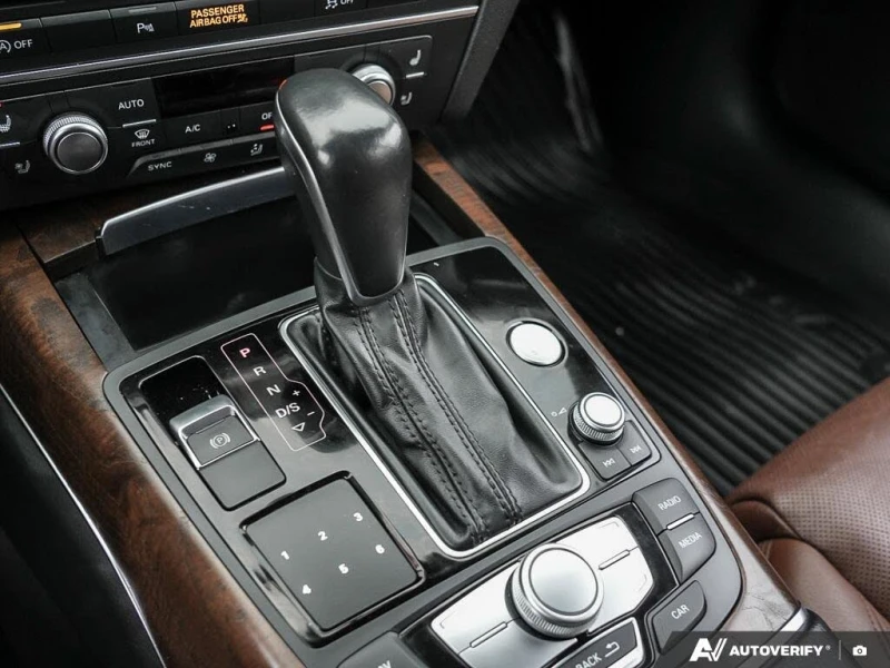 Audi A6 Quattro Technik* AWD* АвтоКредит* (ЦЕНА ДО БГ), снимка 11 - Автомобили и джипове - 53442727