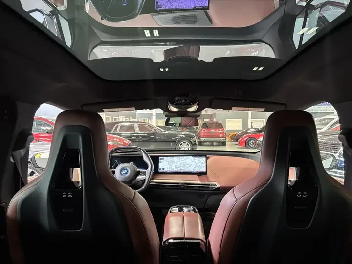 BMW iX xDrive50* Massage* Sky Lounge* Soft-Close* , снимка 8 - Автомобили и джипове - 54662805
