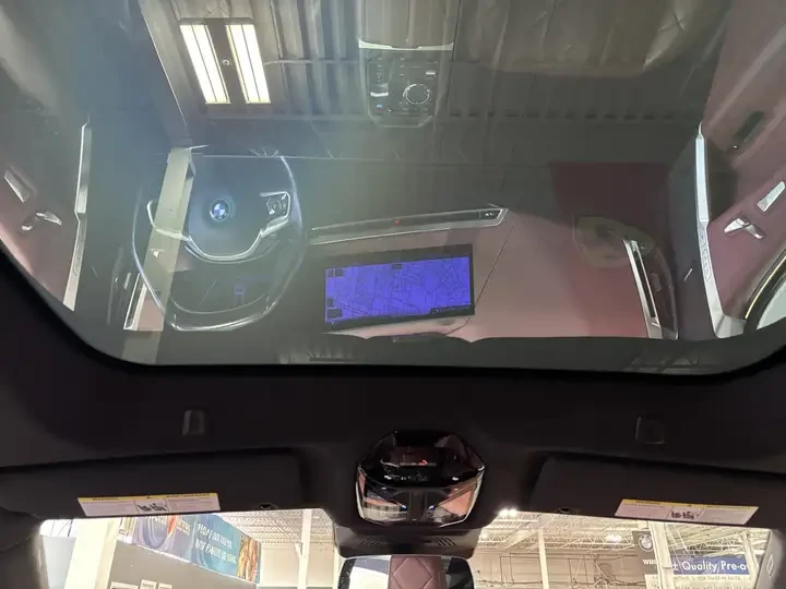 BMW iX xDrive50* Massage* Sky Lounge* Soft-Close* , снимка 11 - Автомобили и джипове - 54662805