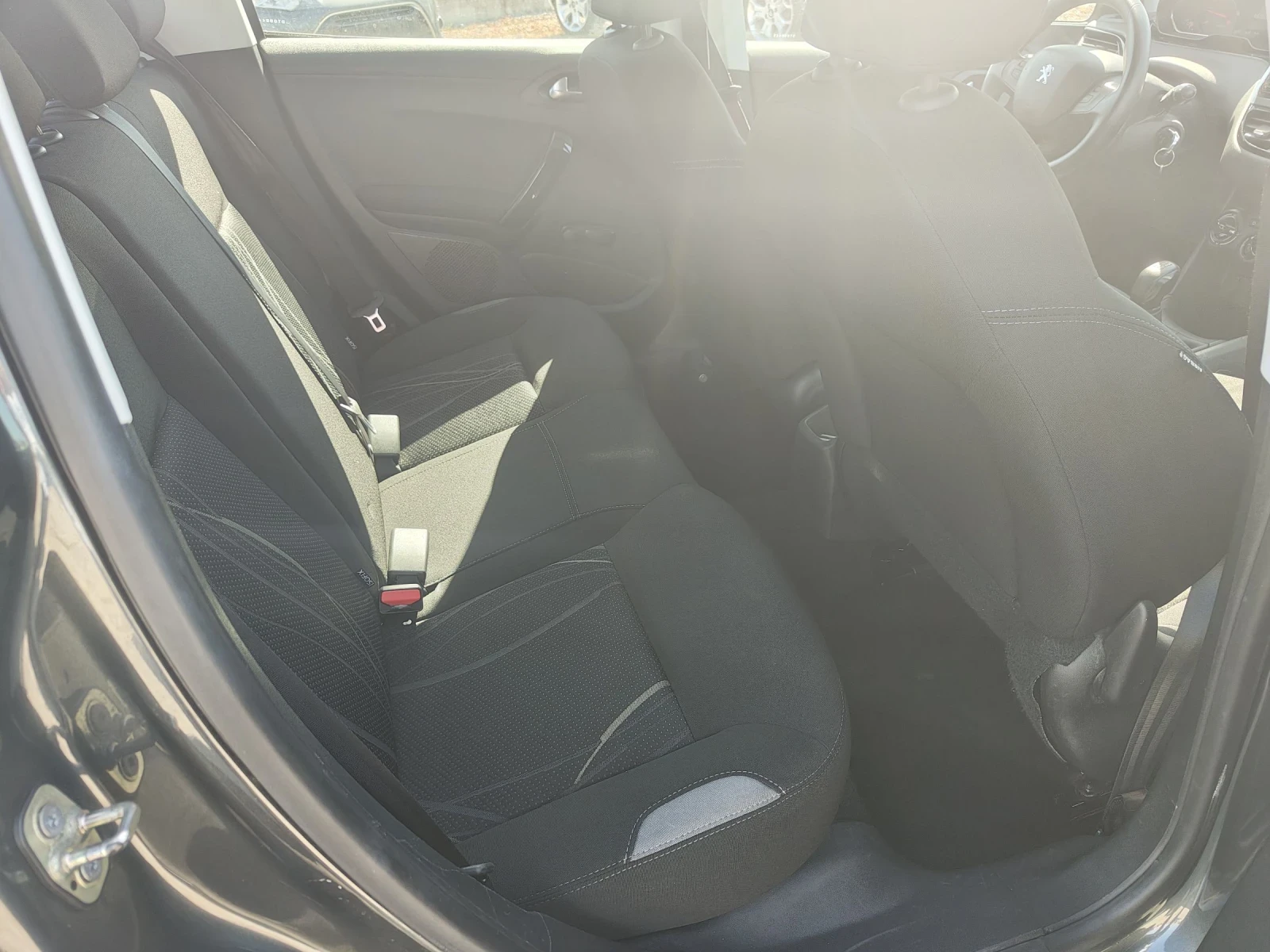 Peugeot 208 1.4 HDI - изображение 10
