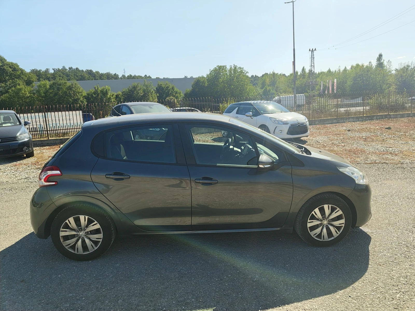 Peugeot 208 1.4 HDI - изображение 8