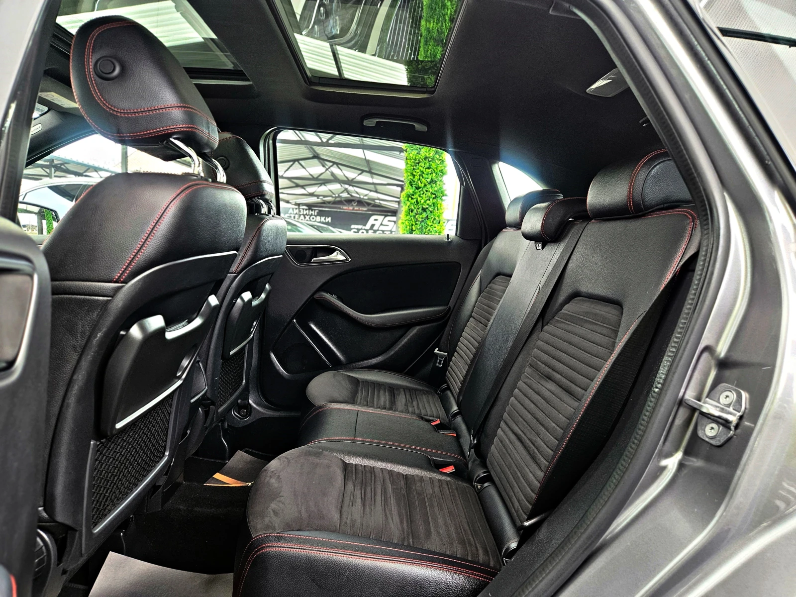 Mercedes-Benz B 200 AMG/GERMANY/CAMERA/PANORAMA/CAR PLAY/LED/AMBI/LIZI, снимка 16 - Автомобили и джипове - 53720276