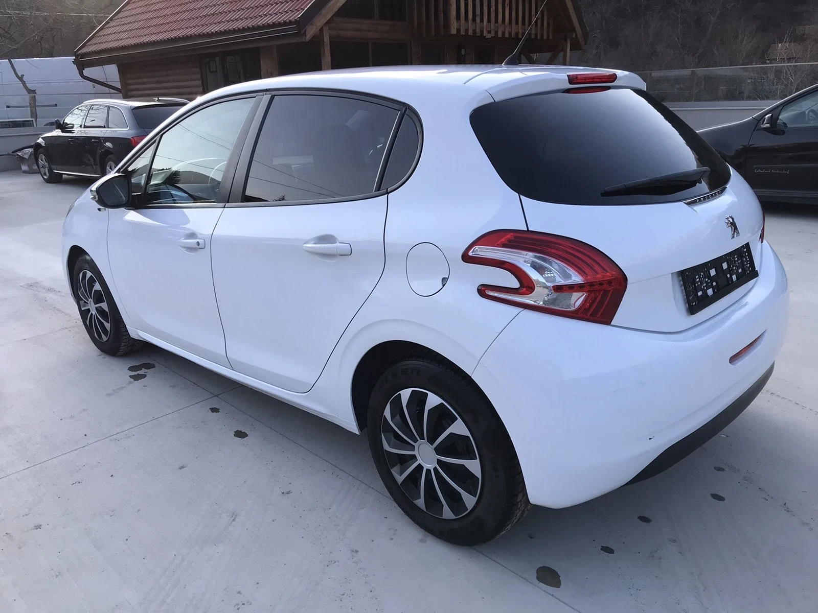 Peugeot 208 1.2 STYLE Euro6. 80000km.Top, снимка 2 - Автомобили и джипове - 53880303