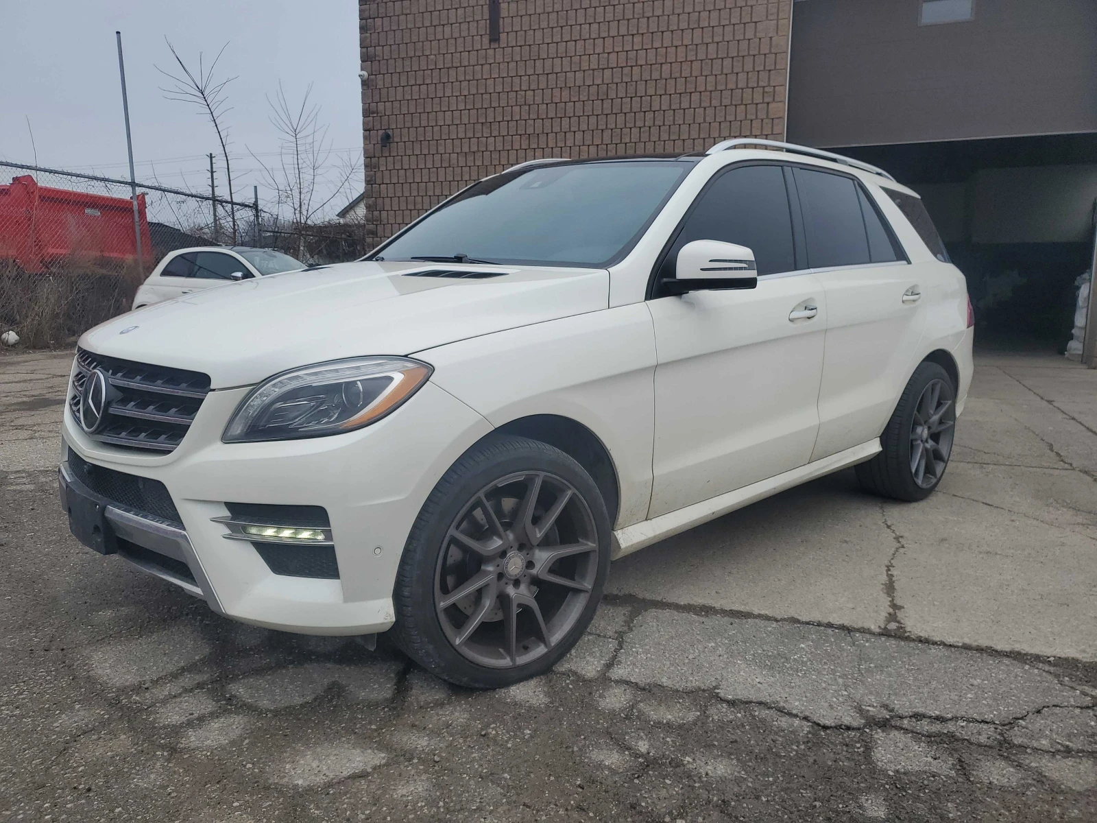 Mercedes-Benz ML 550 AMG PK/360/ПАНО/ПОДГРЕВ/М.ТОЧКА/ОБДУХ/