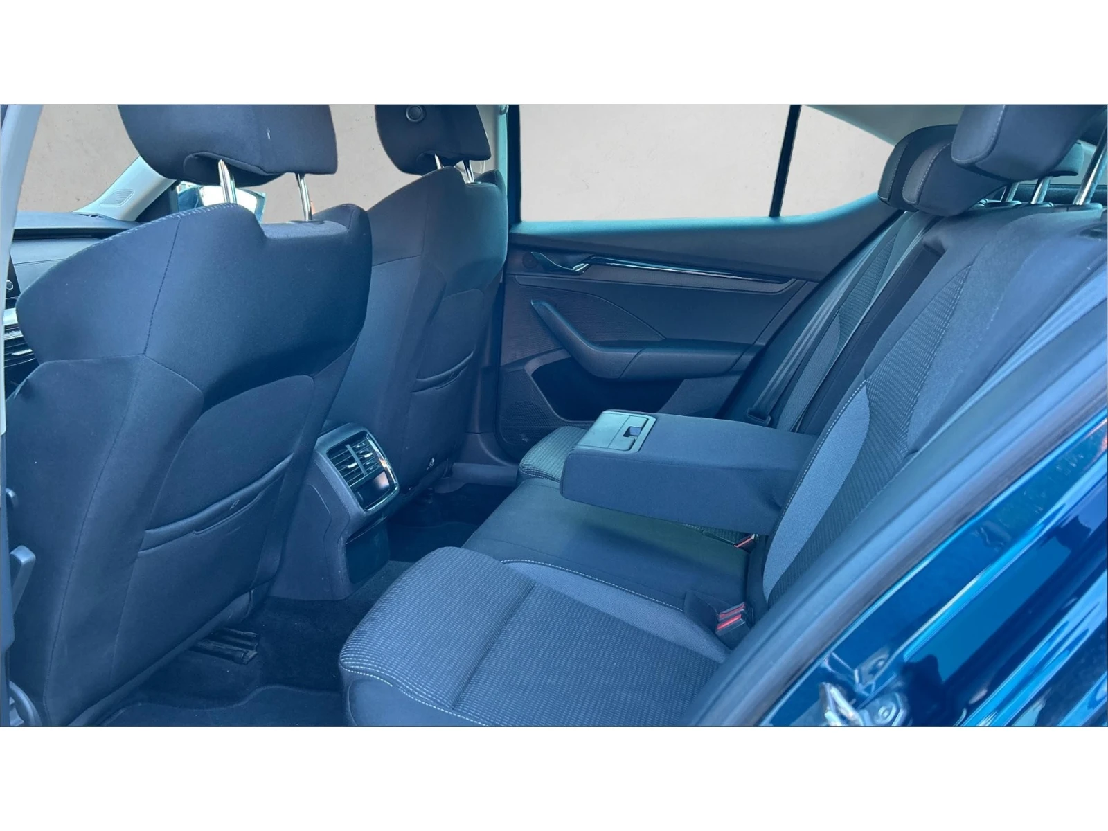 Skoda Octavia 1.5 TSi M/T, Месечна вноска от 211  , снимка 12 - Автомобили и джипове - 53985735