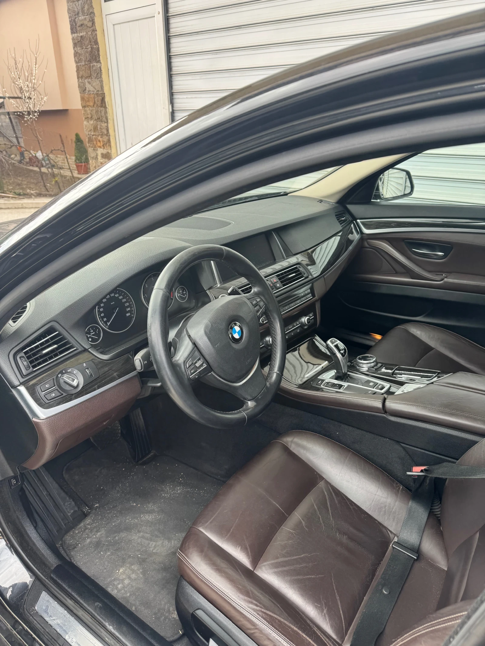 BMW 530 Facelift M-Tech Пакет, снимка 10 - Автомобили и джипове - 54017073