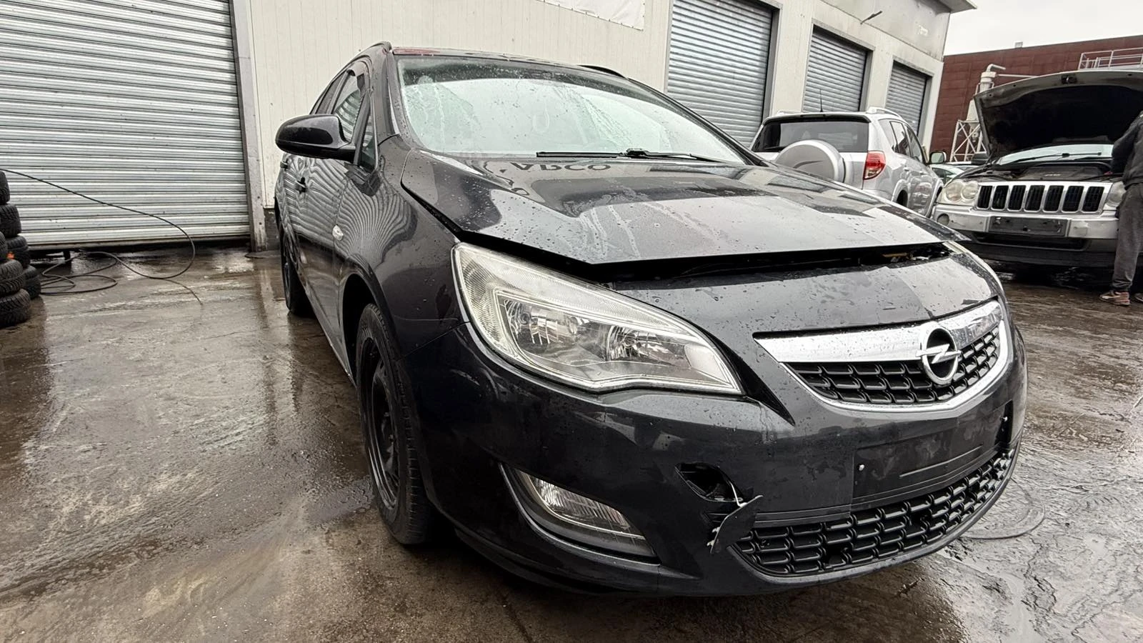 Opel Astra J, снимка 2 - Автомобили и джипове - 54187525