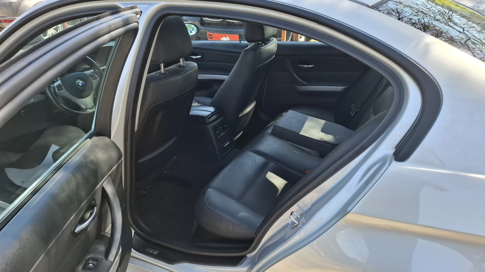 BMW 320 Автомат/Кожа/Нави-Фул, снимка 10 - Автомобили и джипове - 54218167