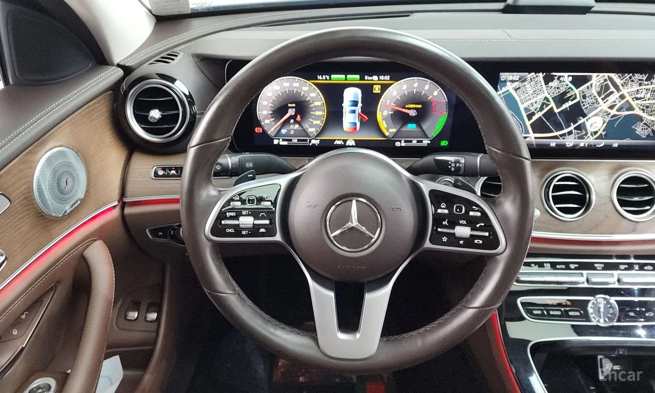 Mercedes-Benz E 300 HYBRID* 4MATIC* ДИГИТАЛНО* ТАБЛО* BURMESTER, снимка 6 - Автомобили и джипове - 54508656