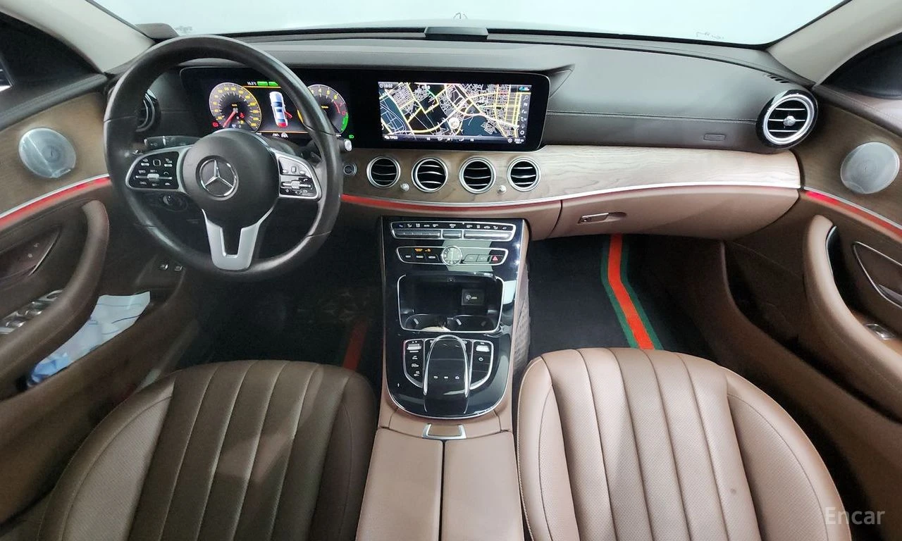 Mercedes-Benz E 300 HYBRID* 4MATIC* ДИГИТАЛНО* ТАБЛО* BURMESTER, снимка 5 - Автомобили и джипове - 54508656