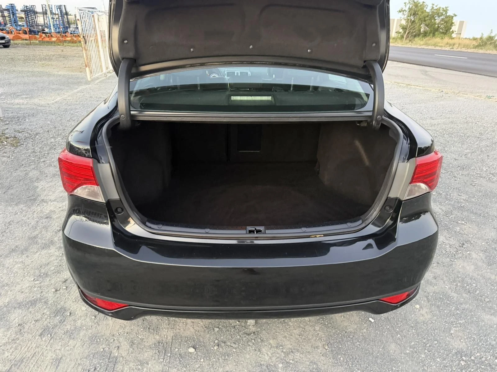 Toyota Avensis 1.8-147 �.� / PREMIUM / ��������� / ���� / ���� | Mobile.bg � ����������� 9