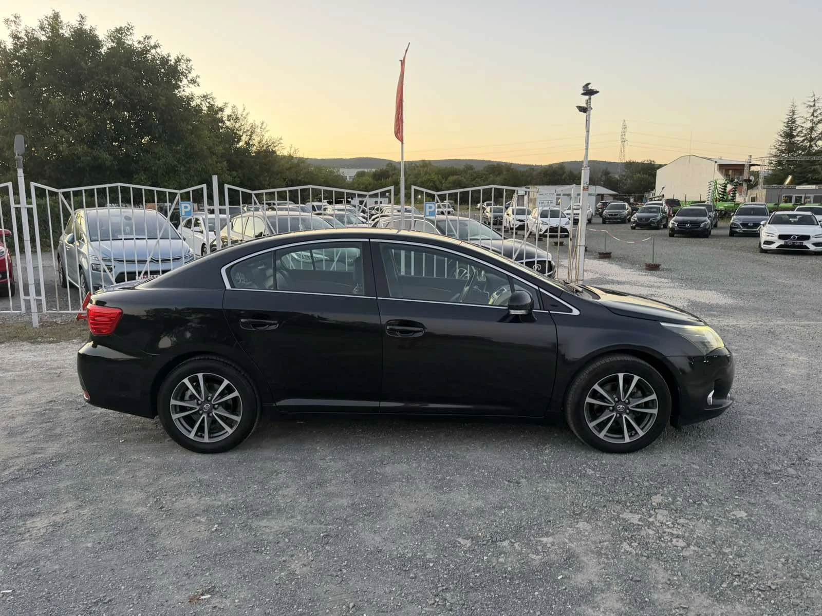 Toyota Avensis 1.8-147 �.� / PREMIUM / ��������� / ���� / ���� | Mobile.bg � ����������� 4
