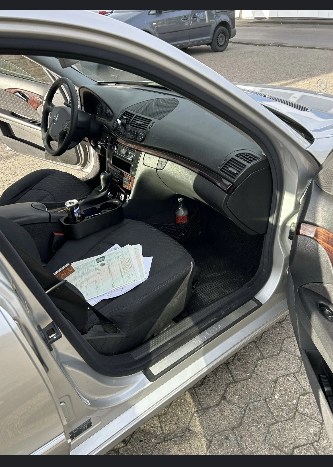 Mercedes-Benz E 200, снимка 6 - Автомобили и джипове - 55005716
