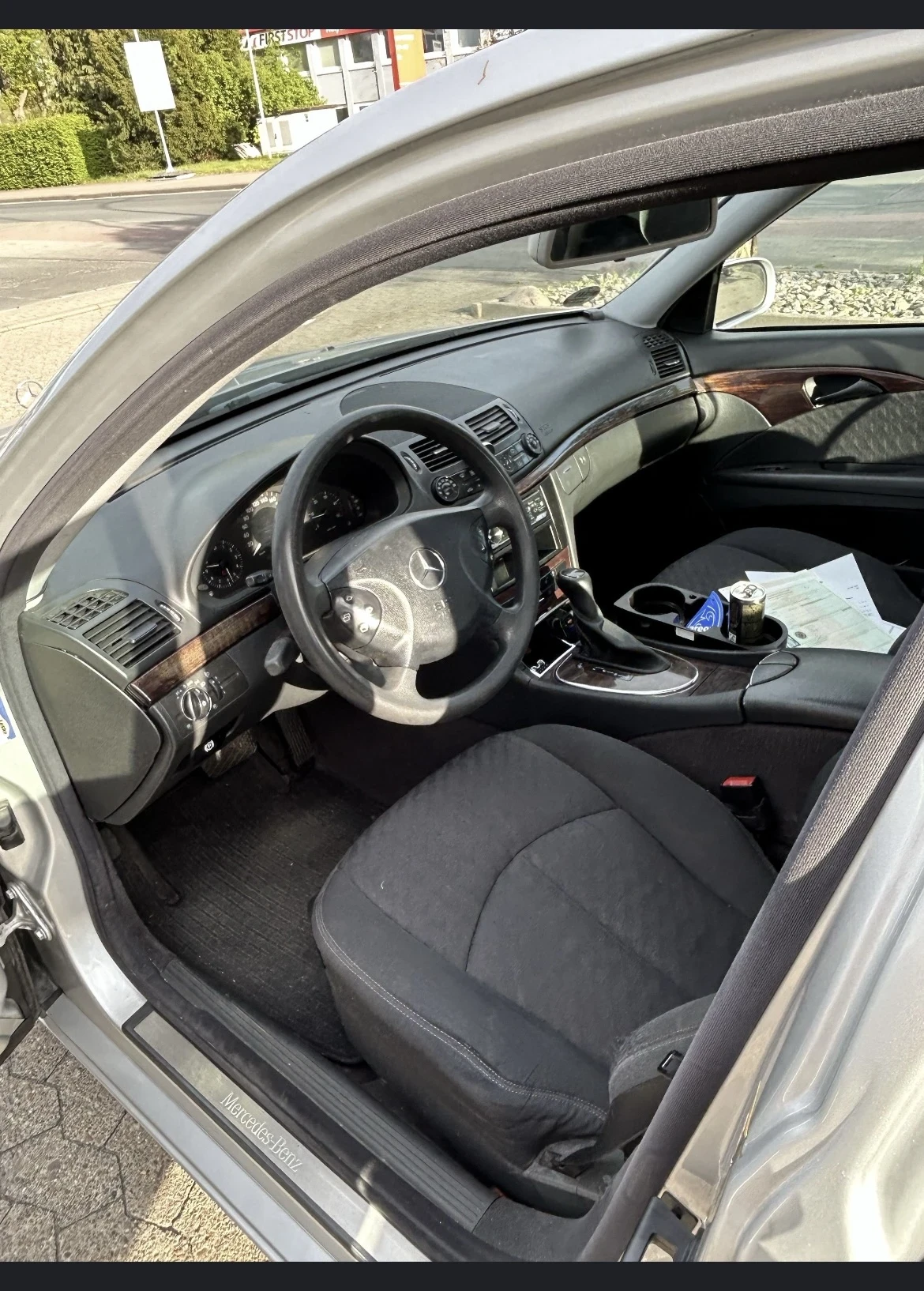 Mercedes-Benz E 200, снимка 5 - Автомобили и джипове - 55005716