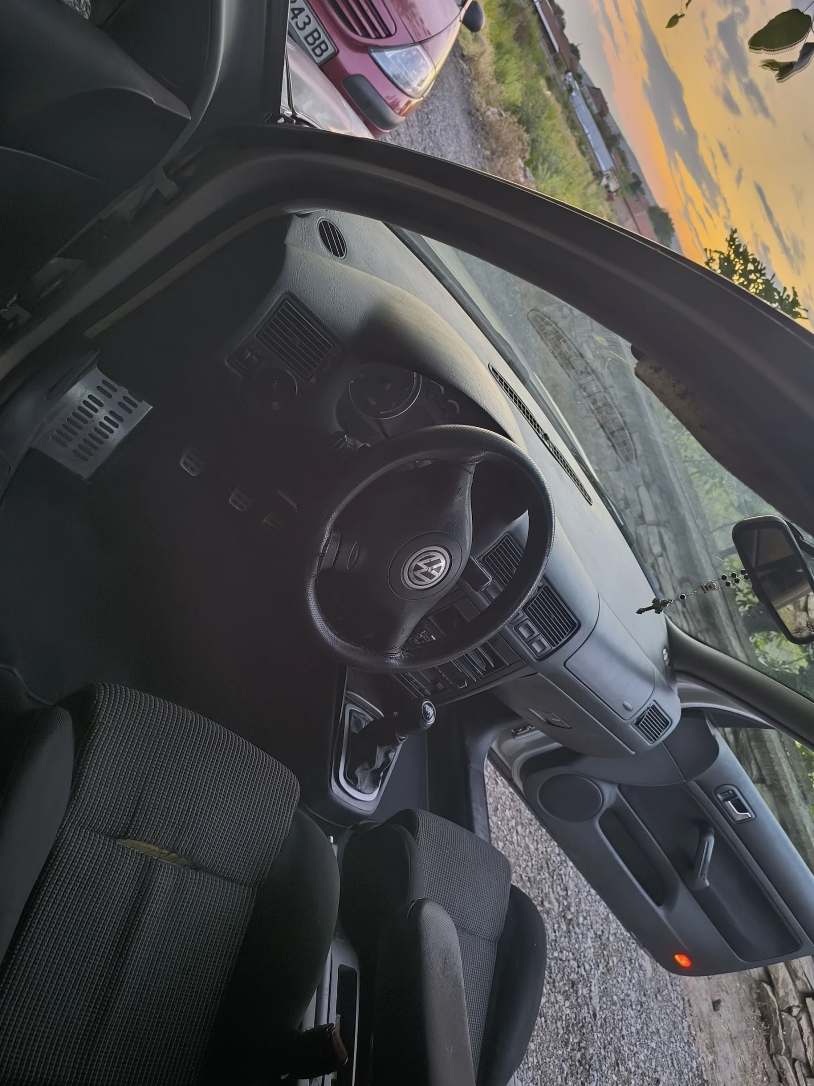 VW Golf 1.9, снимка 4 - Автомобили и джипове - 55149067