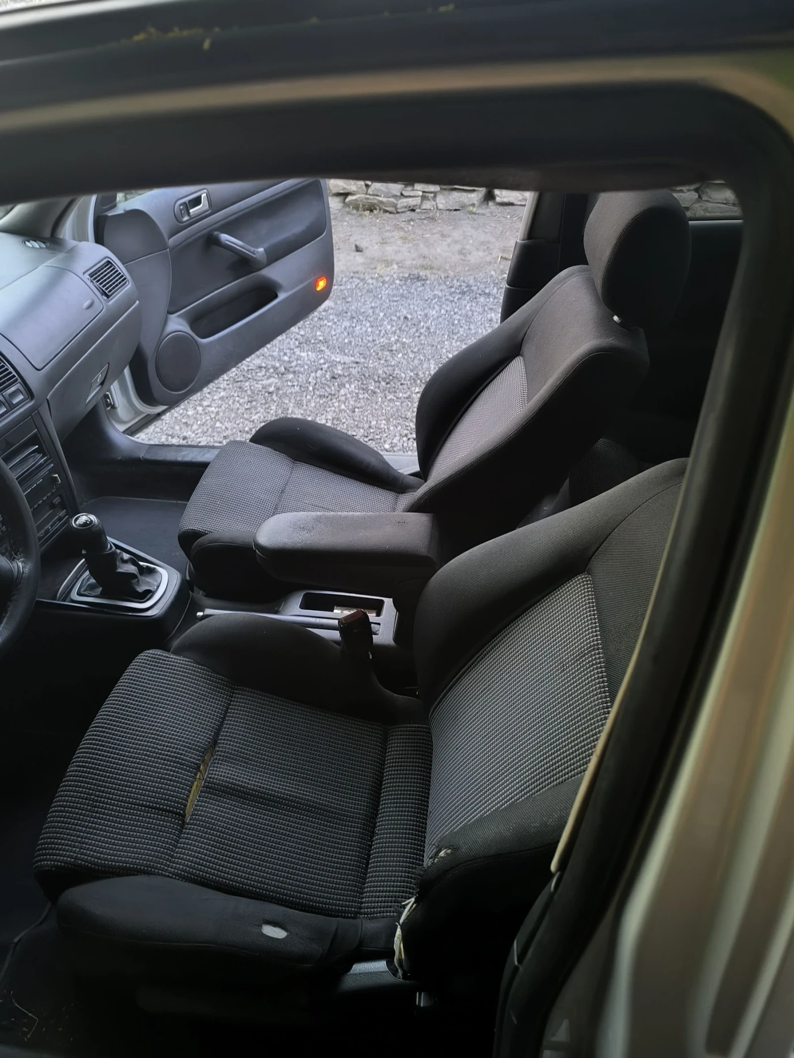 VW Golf 1.9, снимка 5 - Автомобили и джипове - 55149067