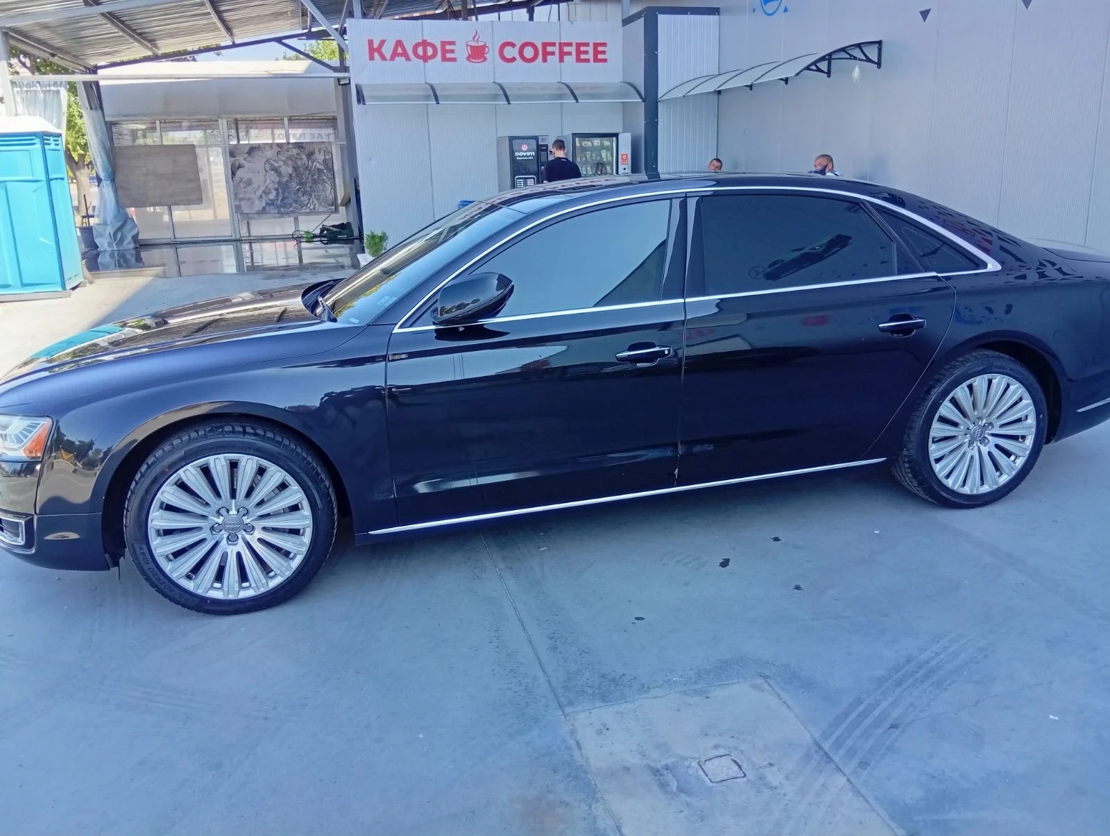 Audi A8 4.0T quattro long, снимка 8 - Автомобили и джипове - 55536221