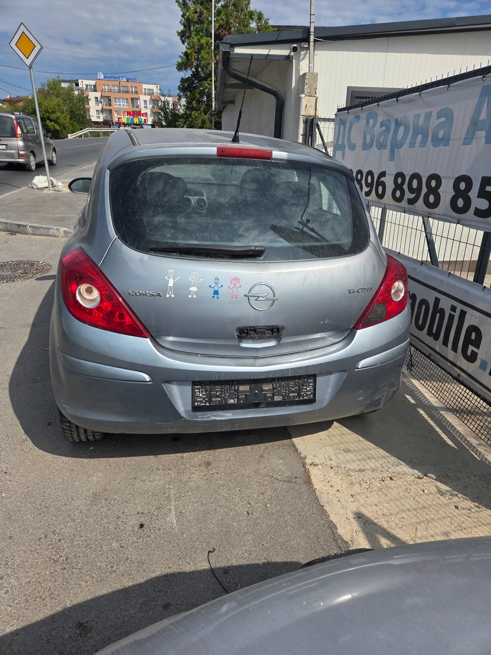 Opel Corsa 1.3 MJET, снимка 2 - Автомобили и джипове - 55833618