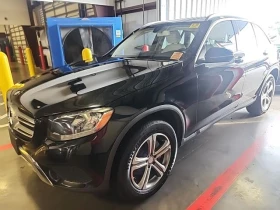  Mercedes-Benz GLC 30...