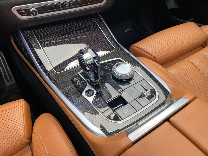 BMW X7 4.0i/2022г/M-ПАКЕТ/ВЪЗДУШНО/ОБДУХВАНЕ, снимка 9 - Автомобили и джипове - 52203268