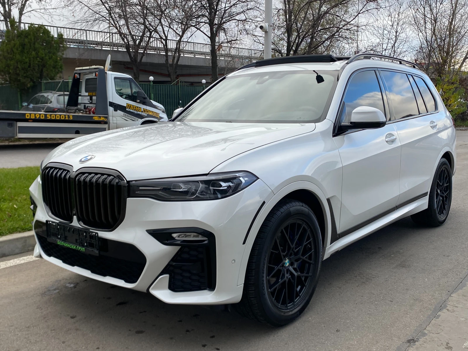BMW X7 4.0i/2022г/M-ПАКЕТ/ВЪЗДУШНО/ОБДУХВАНЕ, снимка 1