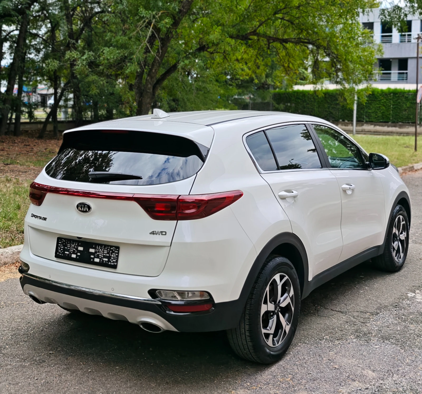Kia Sportage 1.6 CRDI 4x4 - изображение 4