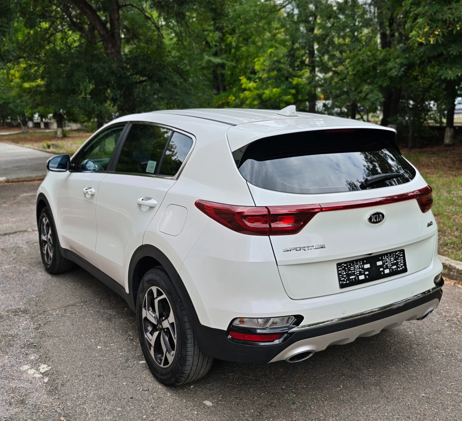 Kia Sportage 1.6 CRDI 4x4 - изображение 6