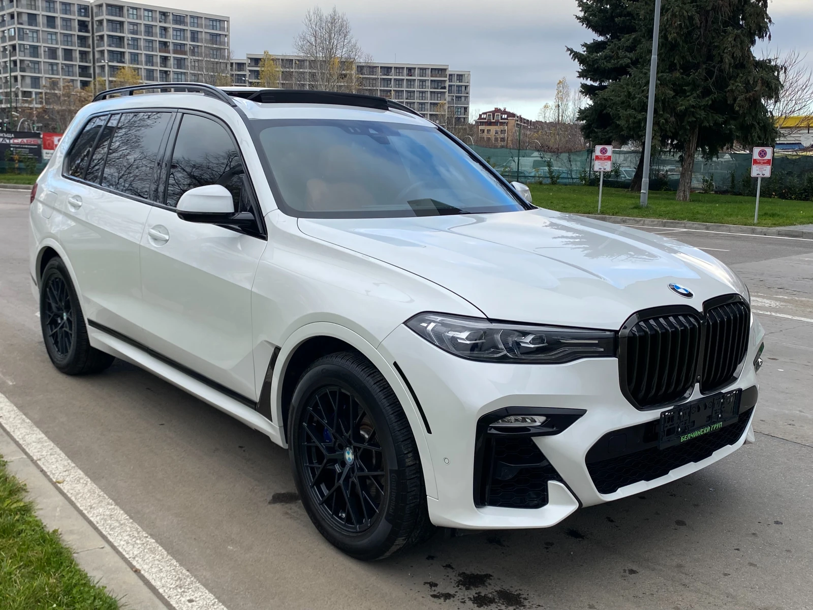 BMW X7 4.0i/2022г/M-ПАКЕТ/ВЪЗДУШНО/ОБДУХВАНЕ - изображение 3
