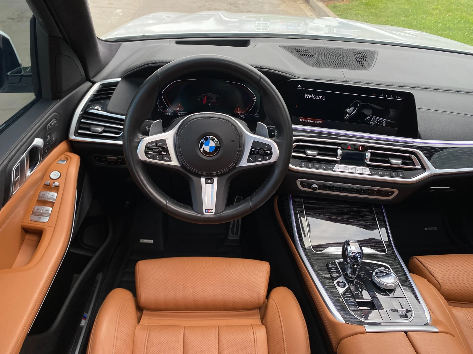 BMW X7 4.0i/2022г/M-ПАКЕТ/ВЪЗДУШНО/ОБДУХВАНЕ - изображение 8