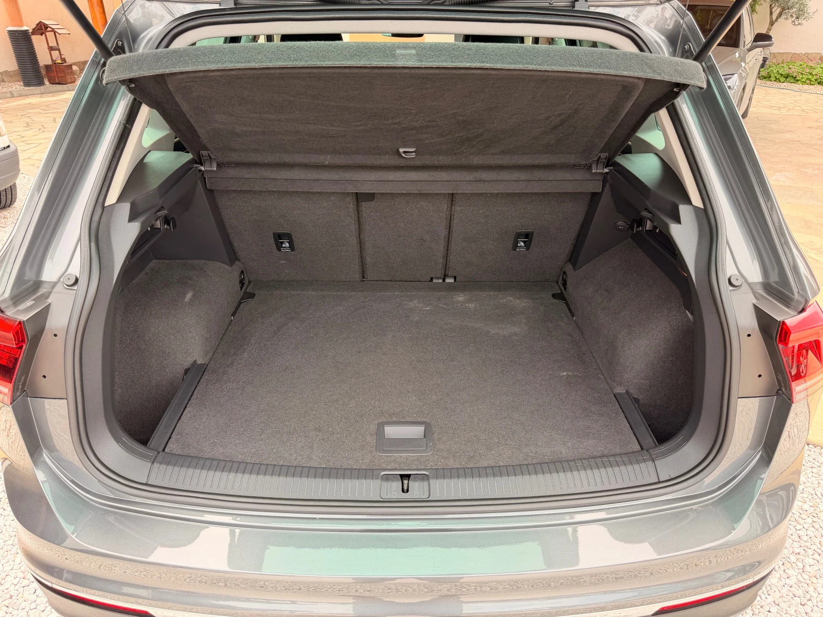VW Tiguan 2.0TDI* AUT* FACE* DIGITAL* 4x4* LED* PODGREV* , снимка 16 - Автомобили и джипове - 52852129