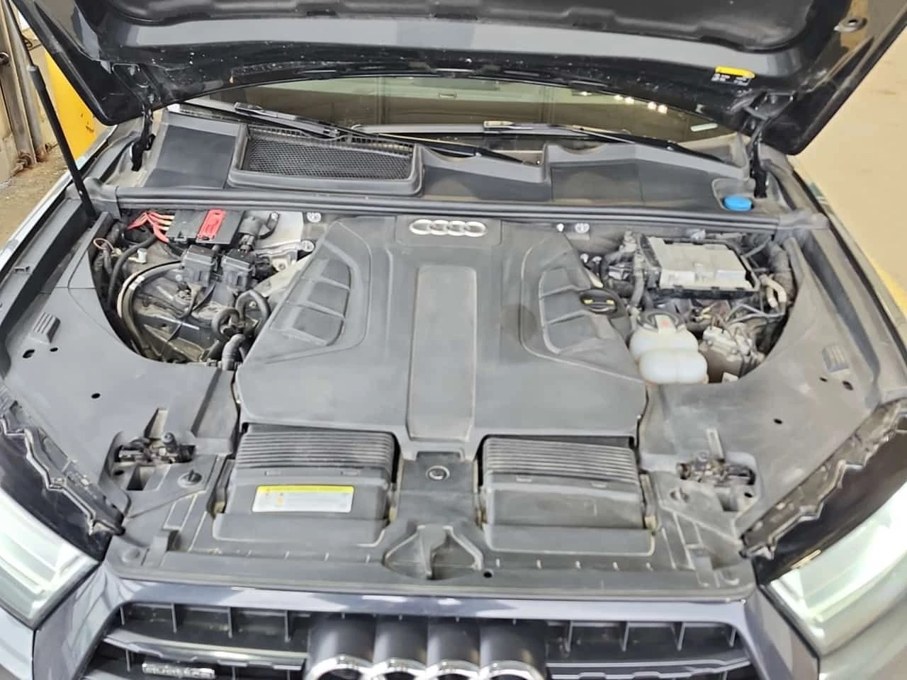 Audi Q7 Technik/CARFAX/ДИСТРОНИК/360 КАМ/ПАНО/2 КЛЮЧА/, снимка 16 - Автомобили и джипове - 54719093