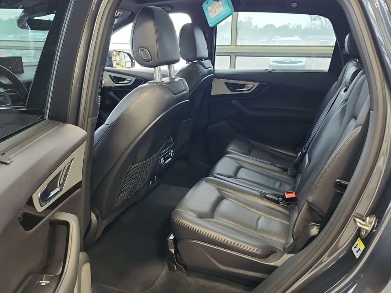 Audi Q7 Technik/CARFAX/ДИСТРОНИК/360 КАМ/ПАНО/2 КЛЮЧА/, снимка 11 - Автомобили и джипове - 54719093