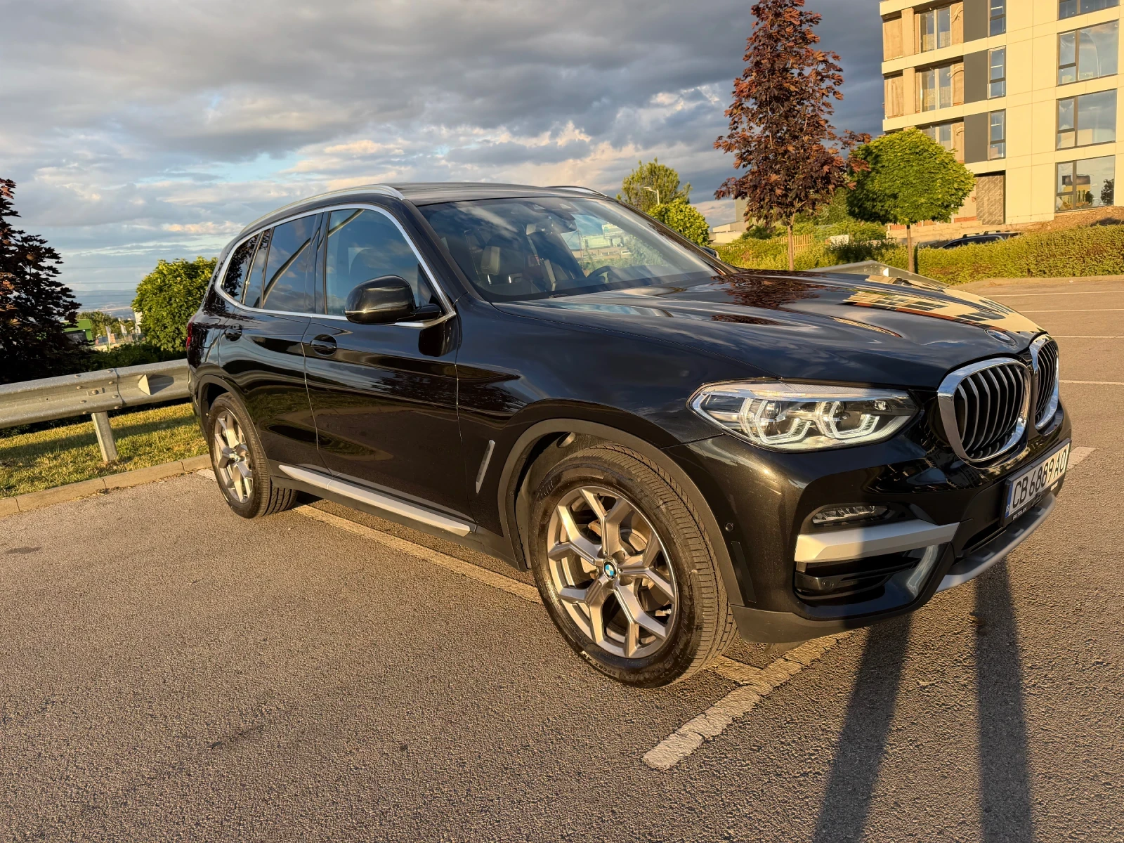 BMW X3 30i xDrive/ 70 000km/ HUD/ Harman Kardon, снимка 2 - Автомобили и джипове - 55278415